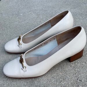 Vintage Italian Salvatore Ferragamo Cream Leather Block Heel Shoes Size 5D H47